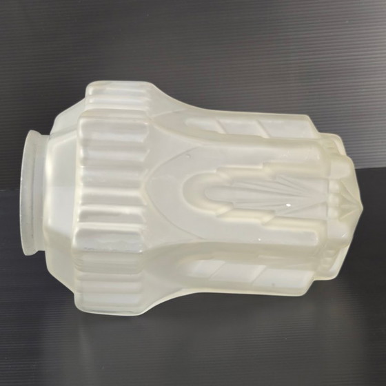 Image 1 of GLOBE ART DECO LAMPSHADE 1920 1930 STREAMLINE SKYSCRAPER IN OPAQUE GLASS 20S 30S