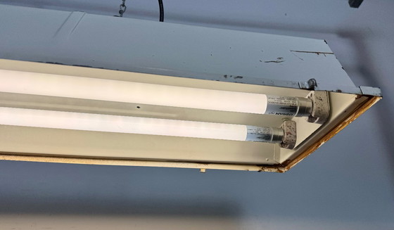 Image 1 of Tube lumineux suspendu industriel beige de la marque Famor, années 1970