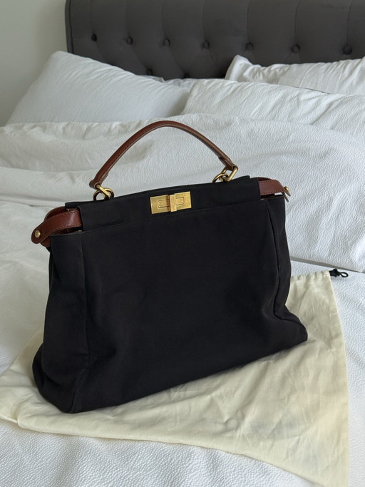 Tas Fendi Peekaboo
