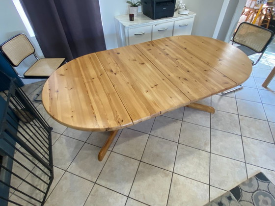 Image 1 of Tavolo rotondo allungabile, diametro 106 cm, modello Baumann, in legno massello di pino, vintage anni '70.