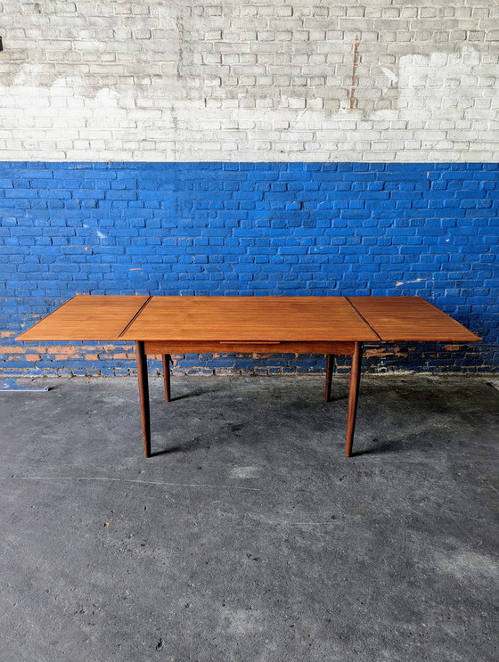 Image 1 of Table de salle à manger extensible en teck d'origine danoise