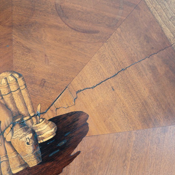 Image 1 of Mesa inglesa del siglo XIX con tapa inclinada en estilo chinoiserie