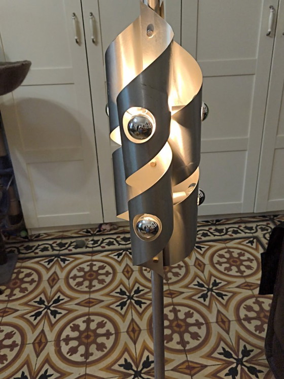 Vloerlamp in ruimtetijdperk – Vloerlampen, Aluminium (photo 15 of 16)