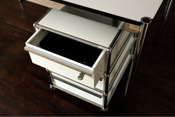 Table USM Haller Advanced + conteneur à roulettes – Prix fixe – Bureaux, Chrome (photo 13 of 18)