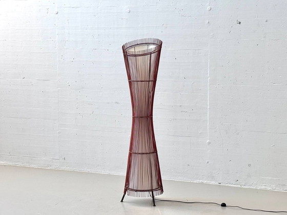 Image 1 of Franse vloerlamp van rotan en bamboe, jaren 60/70.