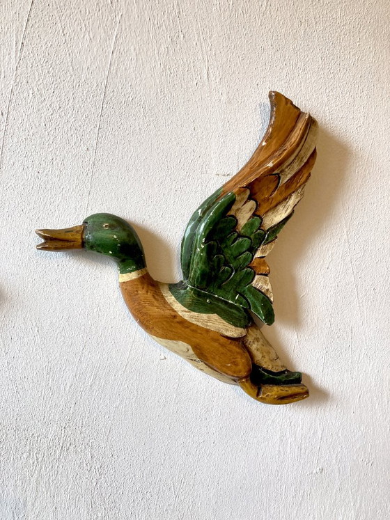 Trio di anatre germano reale in legno intagliato e dipinto, Decorazione murale, Decorazioni murali, Verde (foto 5 di 19)