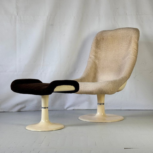 Ungarischer Raumzeit-Drehstuhl mit Fußstütze, 1960er Jahre