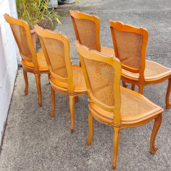Set Of 5 French Vintage Cane Dining Chairs - 5 Big Cherry Wood Cottage Chairs - Style Louis XV - 80s – Rattan (photo 8 of 19)
