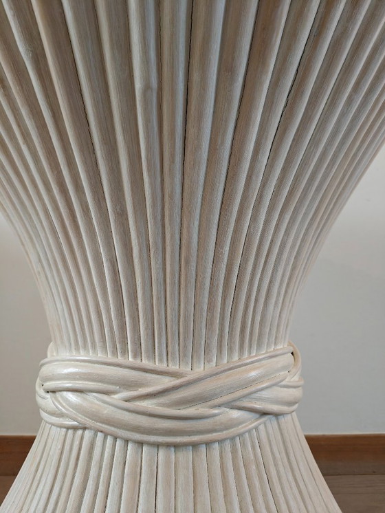 Image 1 of Mesa de ratán con forma de gavilla de trigo - McGuire