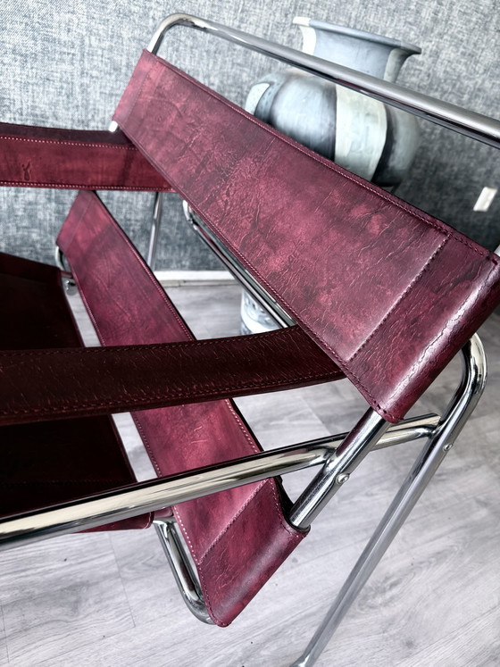 Image 1 of Poltrona vintage Wassily di Marcel Breuer per Fasem, in pelle rosso bordeaux.