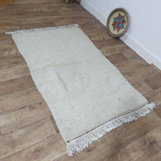 Small Handmade Berber White Carpet - Petit Tapis Berbère Blanc Fait Main