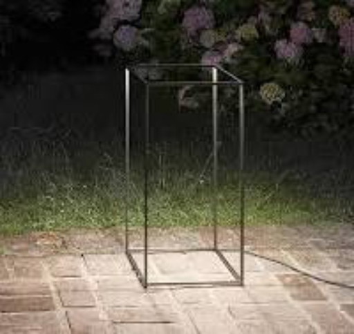 Impresionante lámpara de exterior FLOS Ipnos negra (1 unidad disponible)