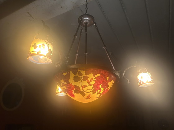 Image 1 of Lustre Émile Gallé en verre camée (gravé) Circa 1920