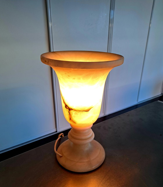 Image 1 of Lámpara de mesa de alabastro