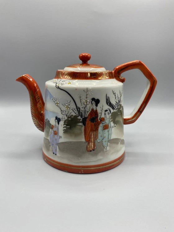 Théière en porcelaine japonaise Kutani, décor de geishas peint à la main, émail rouge et or – Objets déco (photo 3 of 8)