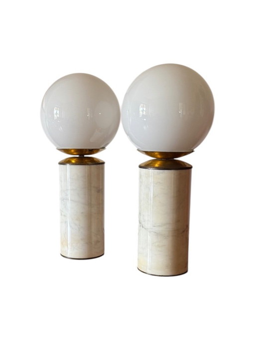 Hollywood regency set of 2 Carrara marble & brass table lamps, Lucirhytmo Italy 1970s