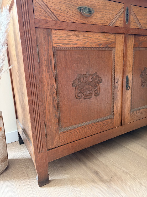 Image 1 of Cómoda antigua de madera con tapa de mármol
