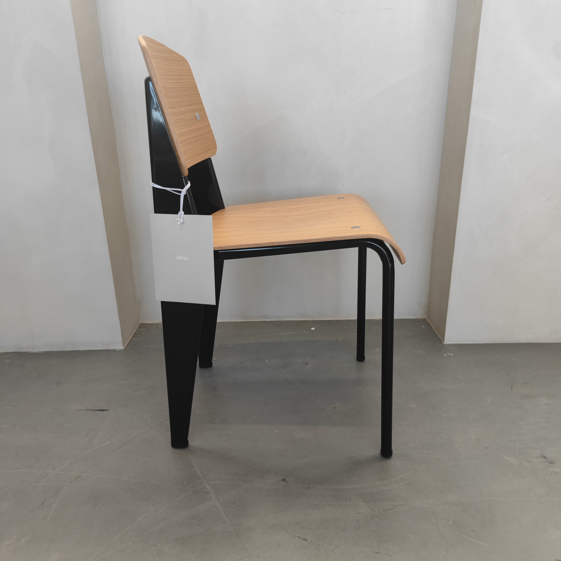 Vitra - Standard Chair - Jean Prouvé - Natural Oak | €850 | Whoppah