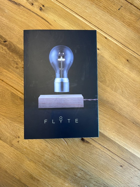 Image 1 of Nuevas lámparas Flyte - bombilla levitante