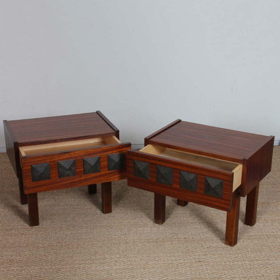 Image 1 of Ein Paar antike hölzerne Nachttische aus den 1960er Jahren