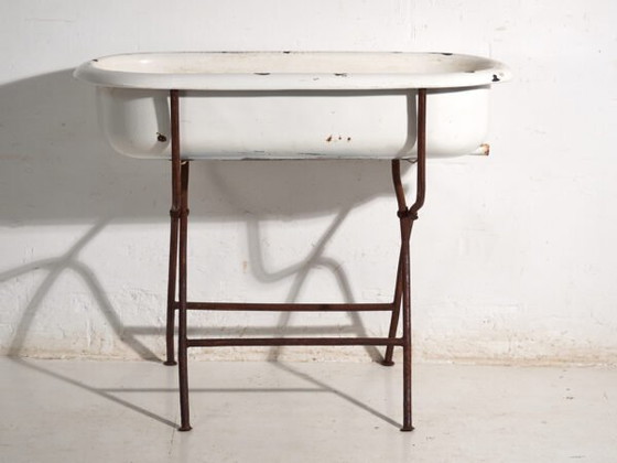 Antique bathtub in enamelled iron – Central Europe, circa 1950 #8 – Decorative Objects, Industrieel (photo 32 of 40)