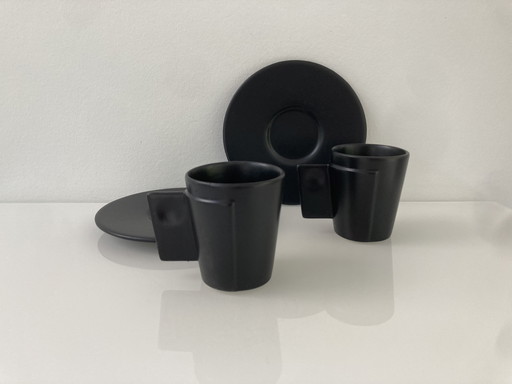 Ensemble de deux tasses à café modernistes