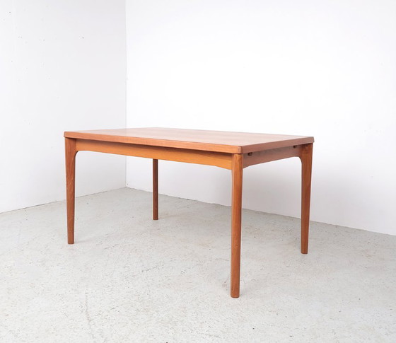Image 1 of Deens design Henning Kjaernulf eettafel, 1960s