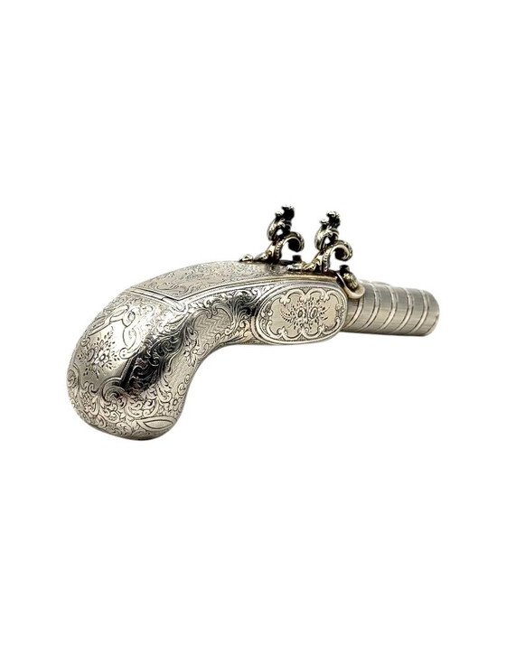 Gun-Shaped Silver Vermeil Snuff Cigarette Box, France, Early 20th Century – Decorative Objects (photo 9 of 17)
