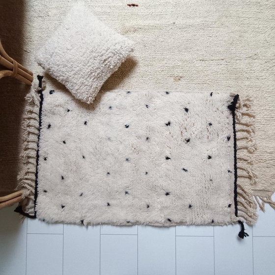 Image 1 of Beni Ourain rug 117x68 cm – wool, cream/off-white with black dots