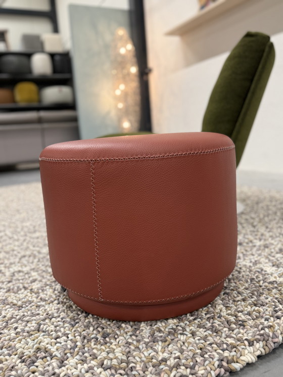 Image 1 of Leolux Bolmin Stitch Poef Senso Terre Cuite D50xH40