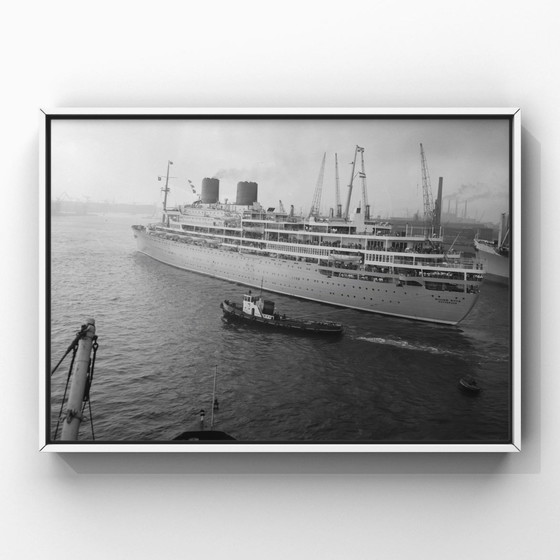 Image 1 of 1x De Willem Ruys vertrekt op wereldreis vanuit Rotterdam