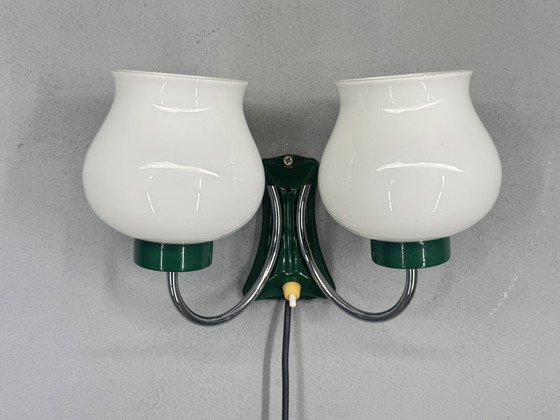 Image 1 of Applique murale vintage avec double abat-jour en verre - pleine de caractère et unique