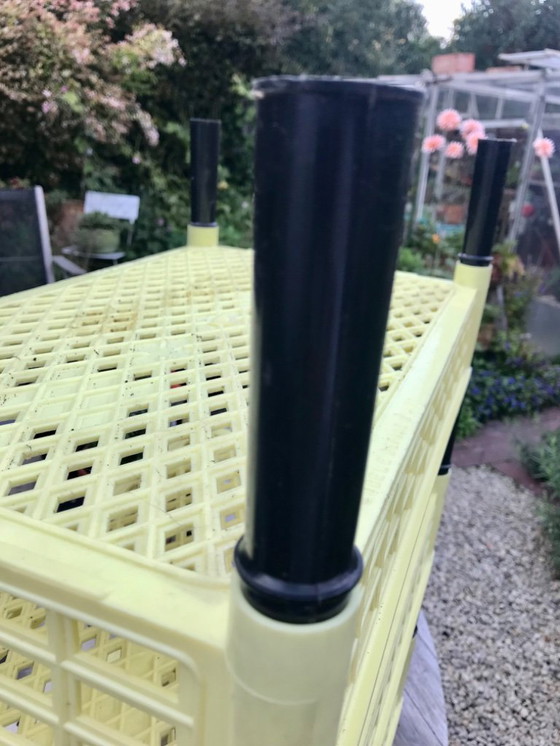 Image 1 of Estante modular de plástico amarillo pastel de los años cincuenta LL