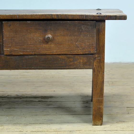 Image 1 of Oak coffee table, circa 1820
