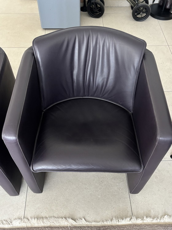 Image 1 of Leolux Fiabo armchair eggplant color