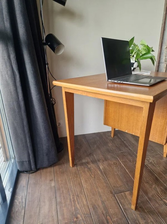 Vintage oak Desk - Eeka Meubelen - 50s/60s – Mid-Century Modern – Wood, Mid Century Modern (photo 9 of 23)