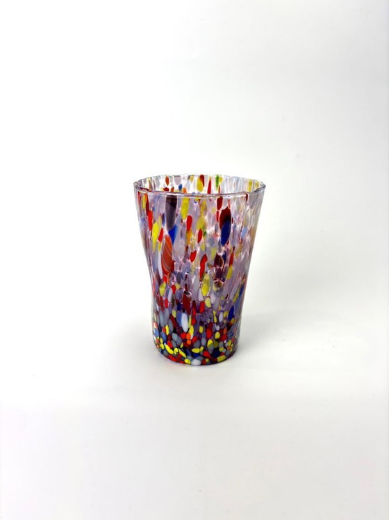 Image 1 of Set aus 6 venezianischen mundgeblasenen Gläsern mit farbigem Murano-Granulat, handgefertigt in Italien.