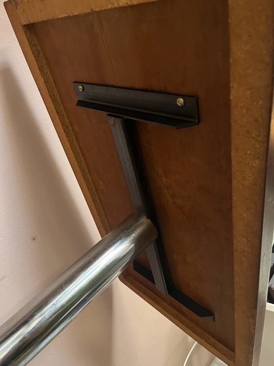 Image 1 of Bellissimo tavolino da caffè vintage di metà secolo con gambe in legno cromato e ruote