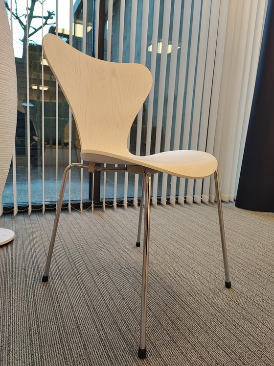 Image 1 of Lot de Chaises Modèle Série 7™ by Republic of Fritz Hansen