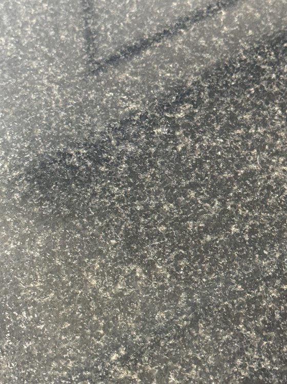Image 1 of Table basse en granit