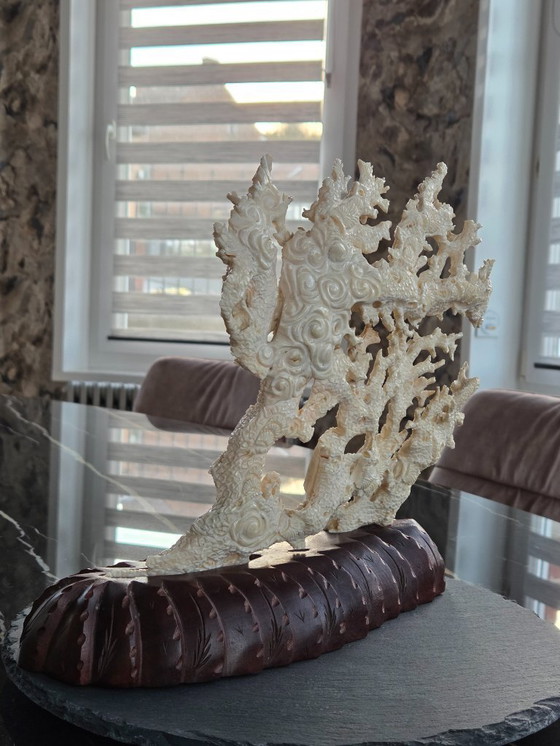 Image 1 of 20th century sculpted group in white coral (ref 4121)