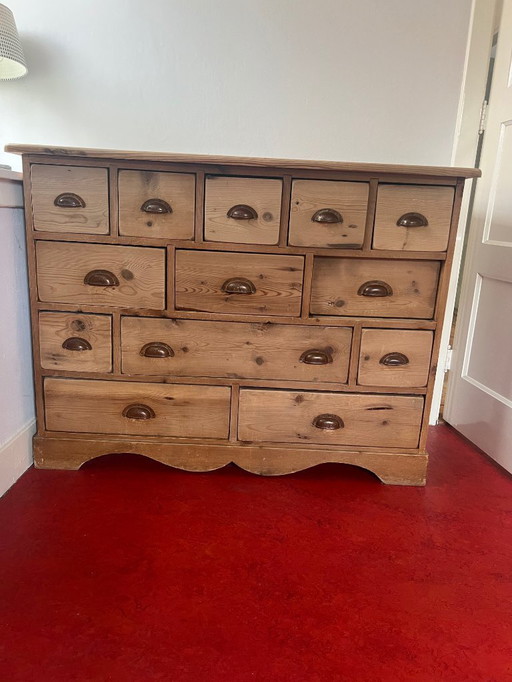 commode ancienne ( 13 tiroirs)
