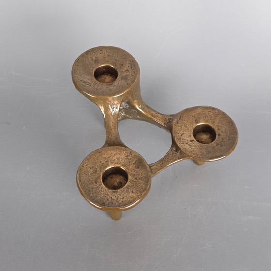 Image 1 of Bronzen vintage kandelaar voor 3 kaarsen. Ontwerp van Michael Harjes. Jaren '60 '70. Brutalistisch ontwerp.