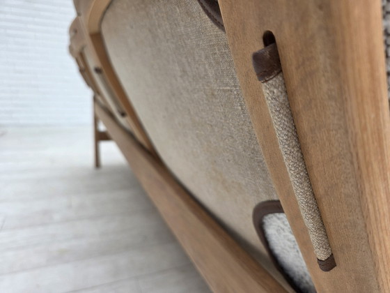 Image 1 of Sofá danés de tres plazas renovado, década de 1970, madera de roble macizo