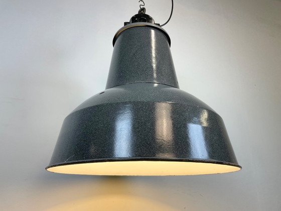 Image 1 of Grande lampe industrielle en émail gris d'Elektrosvit, années 1960