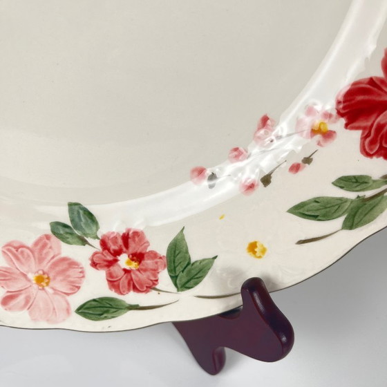 Image 1 of Set di 8 piatti grandi Cameo Florals Malaysia porcelain,1970-90