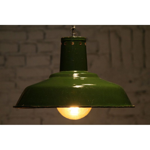 Lampada a sospensione industriale in lamiera di acciaio verde "33 Mi", 1960