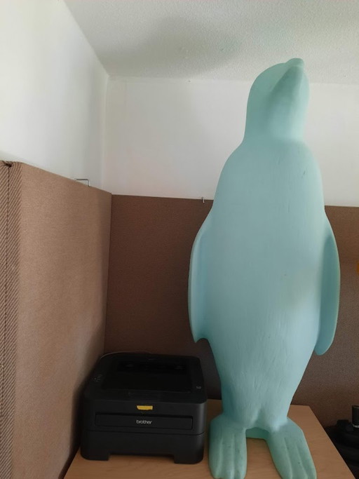 Cracking art penguin