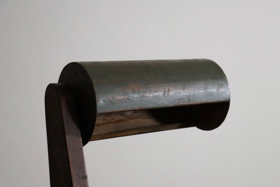 Bureau van Pierre Jeanneret met geïntegreerde lamp, Chandigarh, jaren 1950 – Wood (photo 15 of 18)