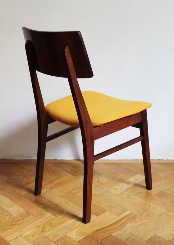 Rara sedia da pranzo scandinava di metà secolo degli anni '60 – Noce e senape – Sedie da pranzo, Textile (photo 11 of 16)